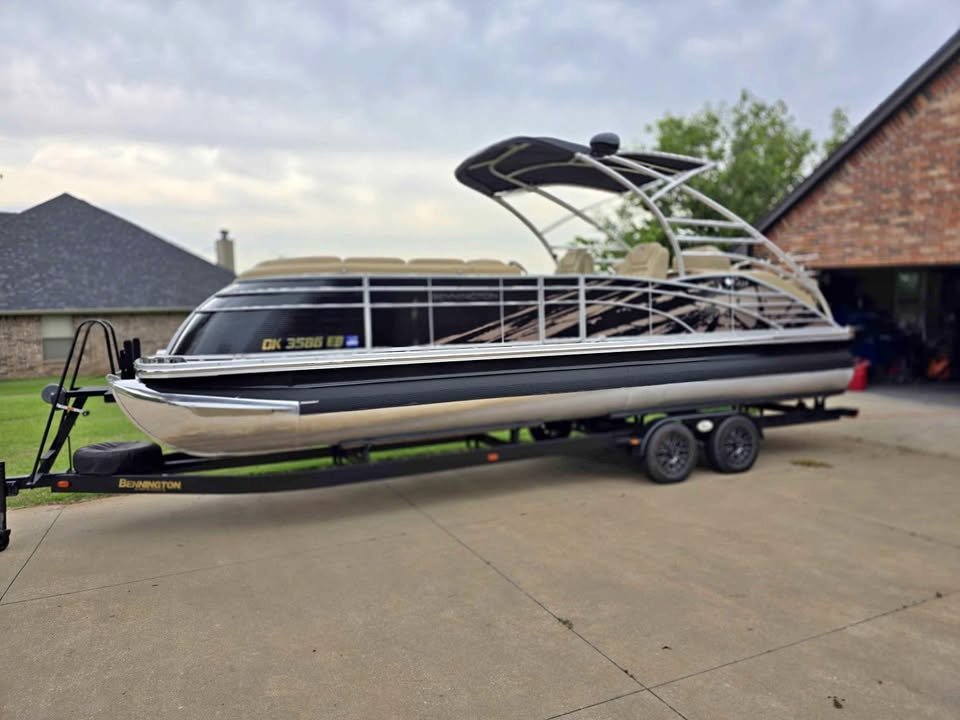 2013 Bennington Q2575