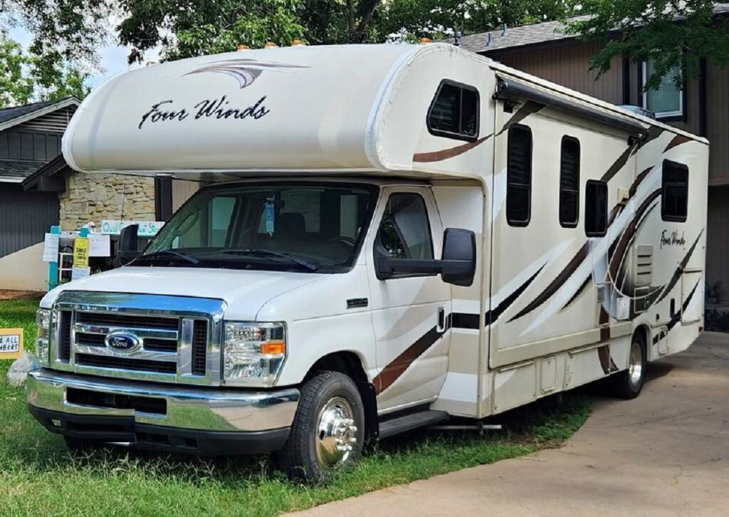 2016 Four Winds Thor 28Z