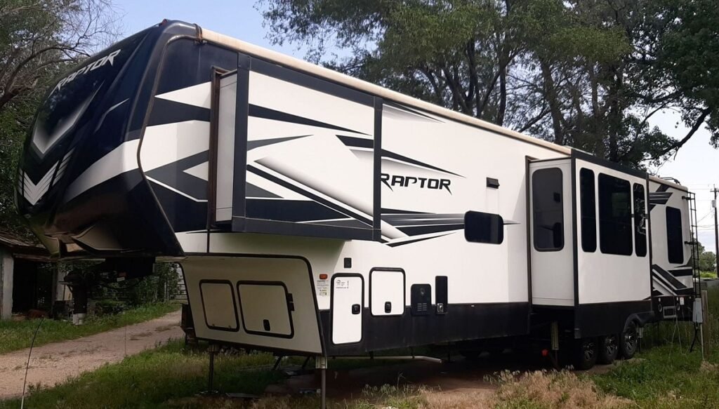 2022 Keystone Raptor Toy Hauler