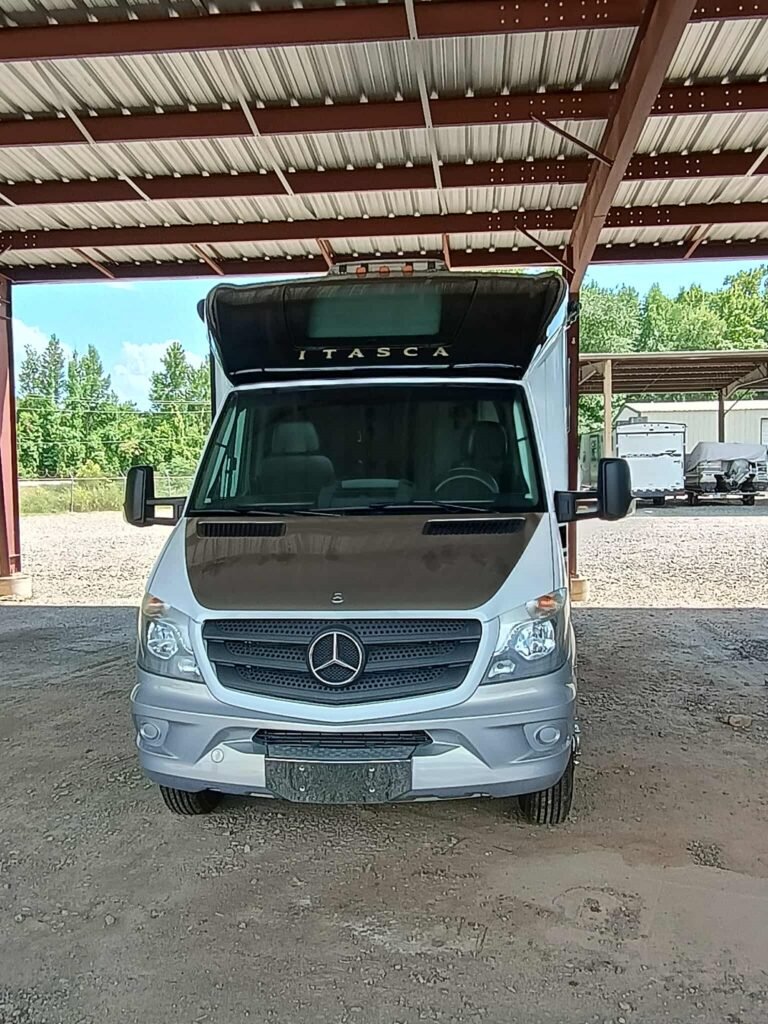 2014 Winnebago Itasca Navion