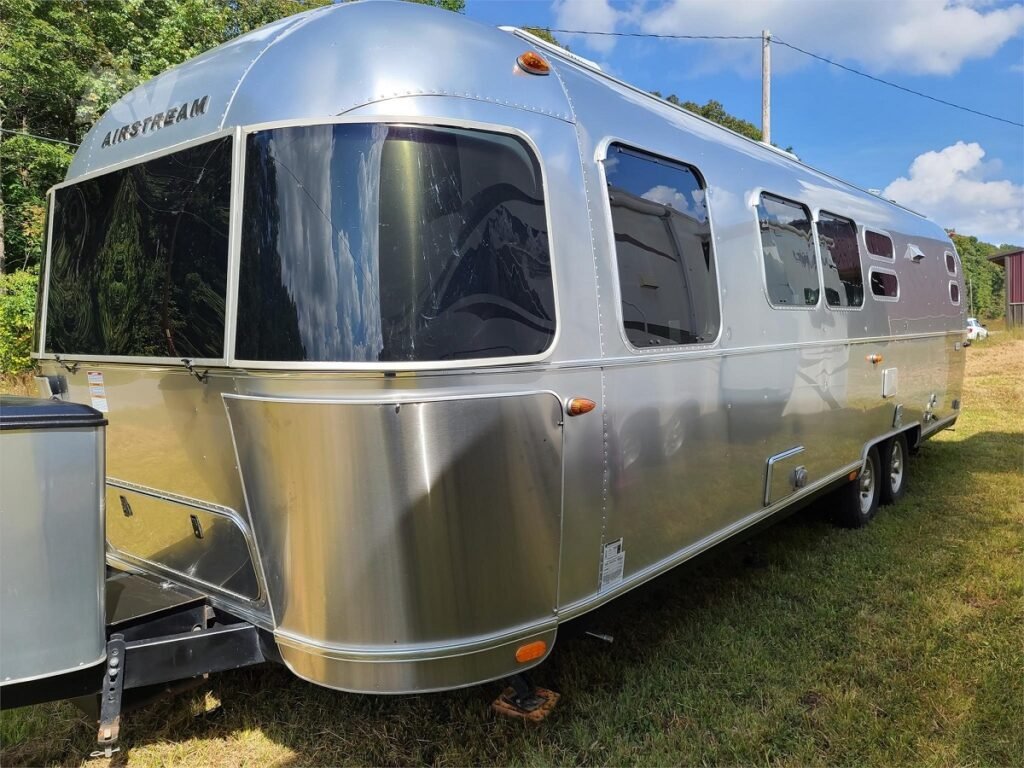 2020 Airstream Flying Cloud 30FB