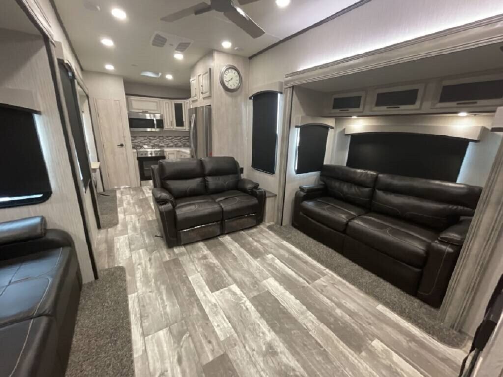 2022 Forest River Sandpiper Luxury 39BARK