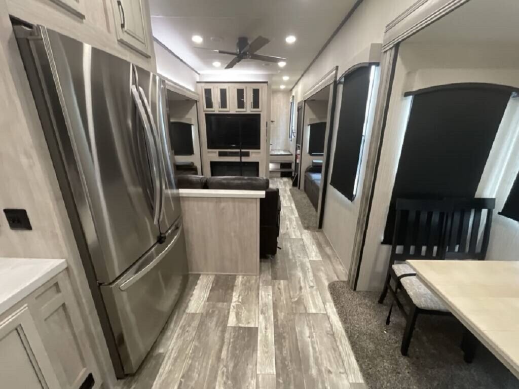 2022 Forest River Sandpiper Luxury 39BARK