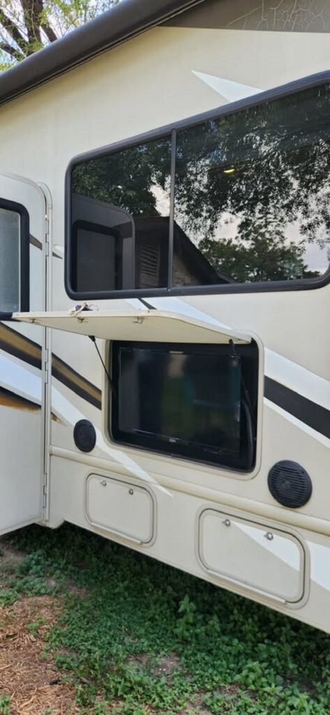 2016 Four Winds Thor 28Z