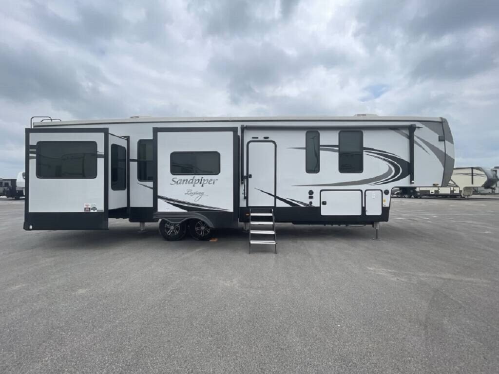 2022 Forest River Sandpiper Luxury 39BARK