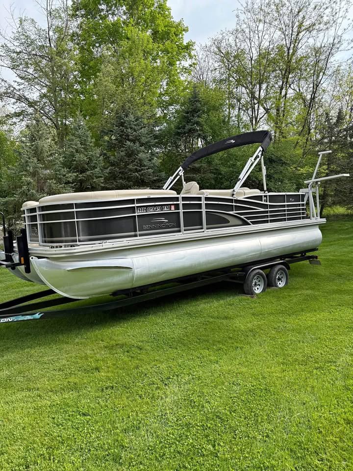 2012 Bennington 22 SSL Tritoon