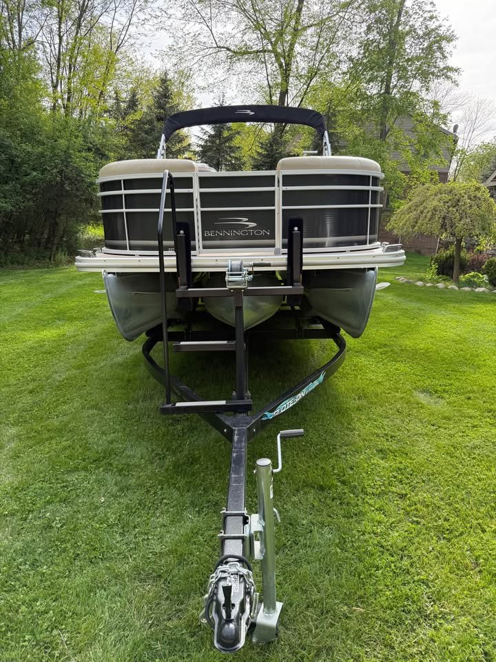 2012 Bennington 22 SSL Tritoon