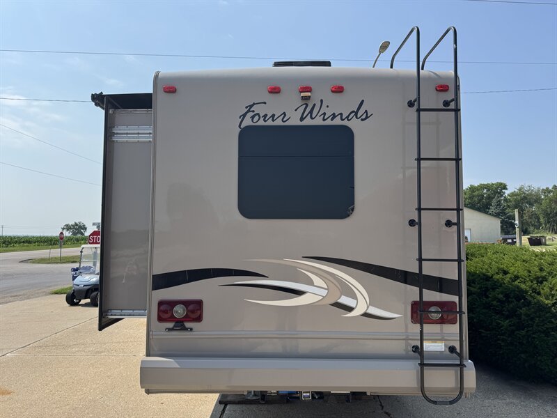 2015 Thor Four Winds 33SW Super C Motorhome