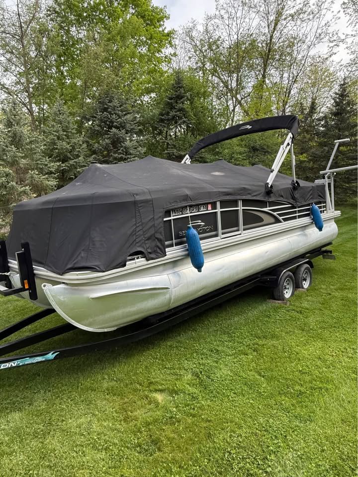 2012 Bennington 22 SSL Tritoon