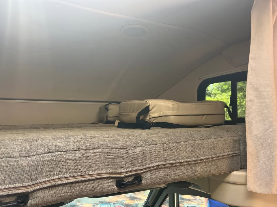 2015 Itasca Navion 24G